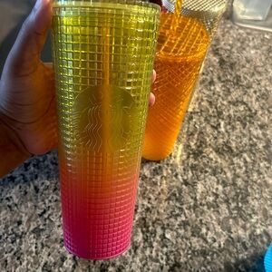 Gently used Starbucks cold cup🩷💛